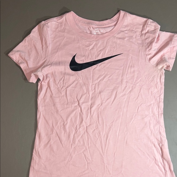 Nike Women's Small Pink T-Shirt - Picture 1 of 3